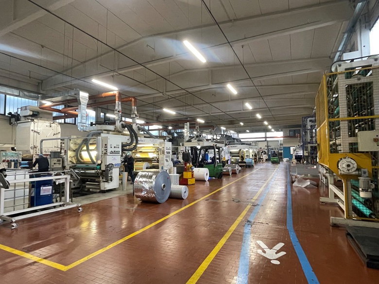 L'interno dello stabilimento Laminati Cavanna