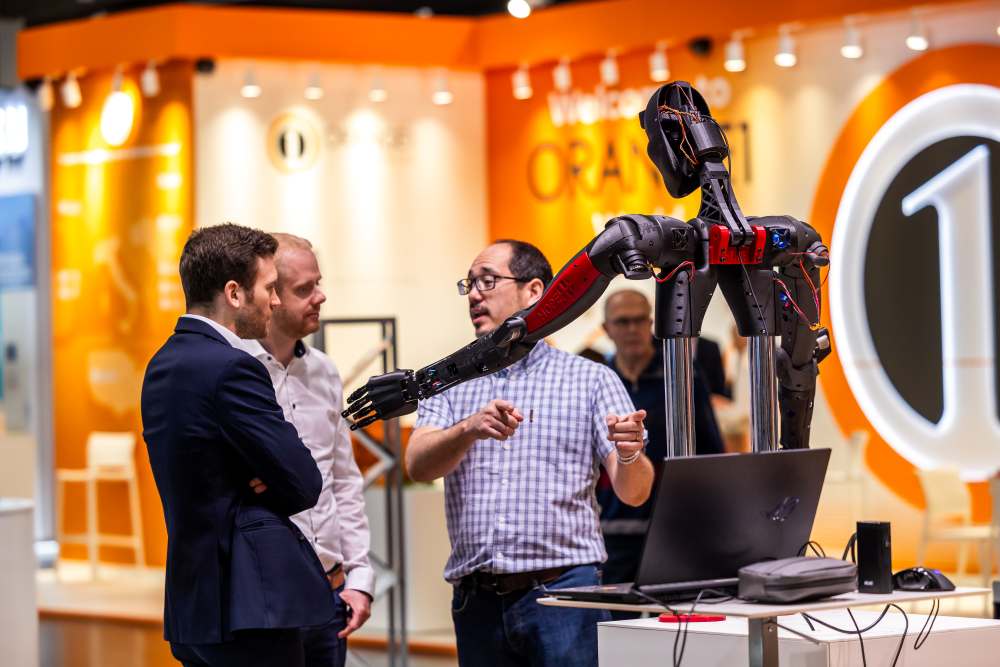 A humonoid robot at SPS